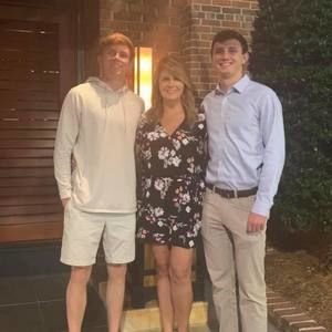 Meet your Posher, Lisa